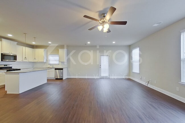 Photo - 155 Orchard Ln