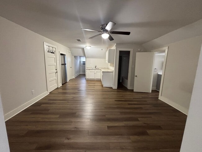Building Photo - 1298 Carr Ave Unit Top Floor Rental