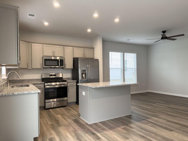 Photo - 173 Randwick Ln