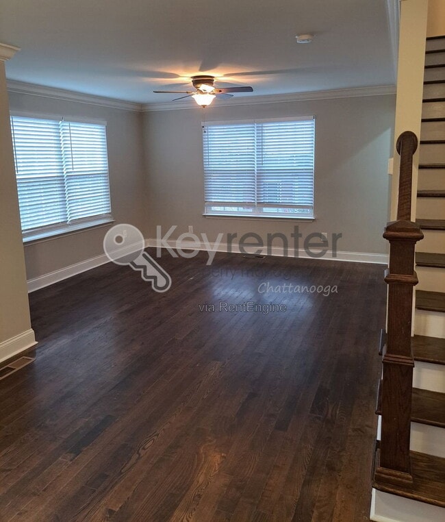 Photo - 3583 Crompton St