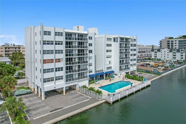 9381 E Bay Harbor Dr Unit 301N