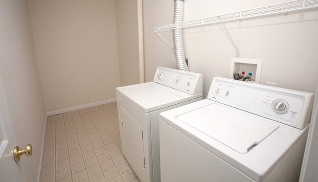 Photo - 1324 Devon Ln