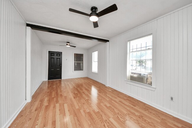 Photo - 3804 Lila St