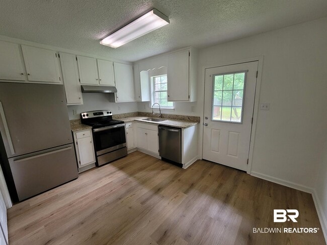 Photo - 311 W Peachtree Ave