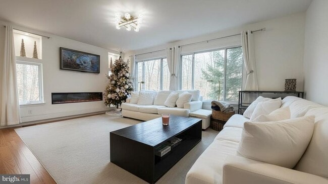 Photo - 16031 Dorset Rd