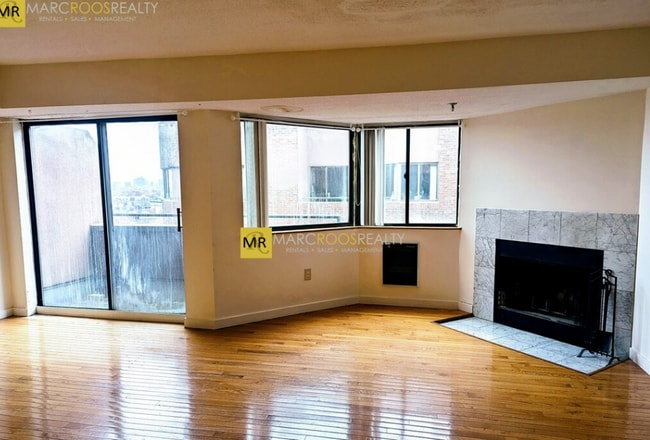 Photo - 147 Kelton St Unidad 703
