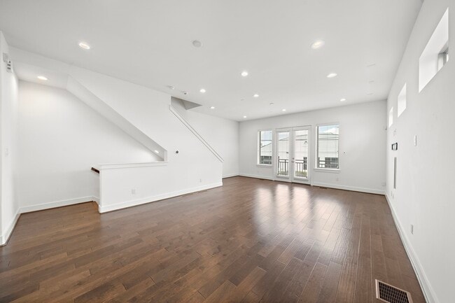 Photo - 2603 Hutchins St
