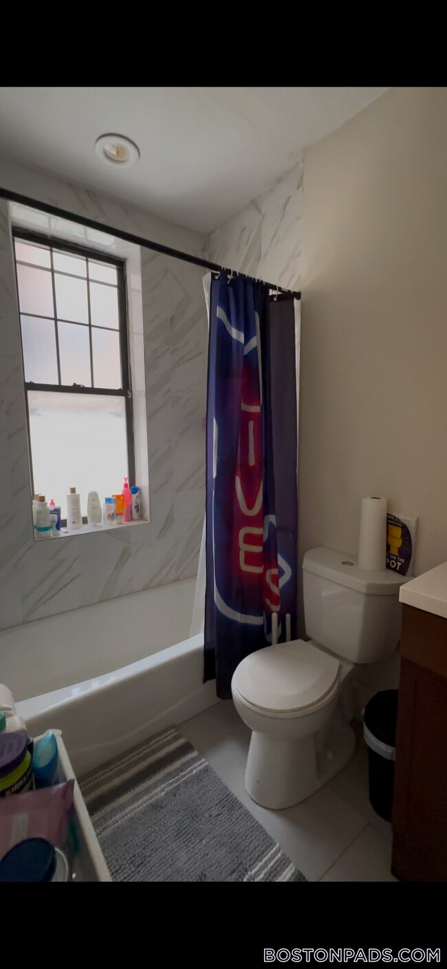 Photo - 56 Queensberry St Unit 2