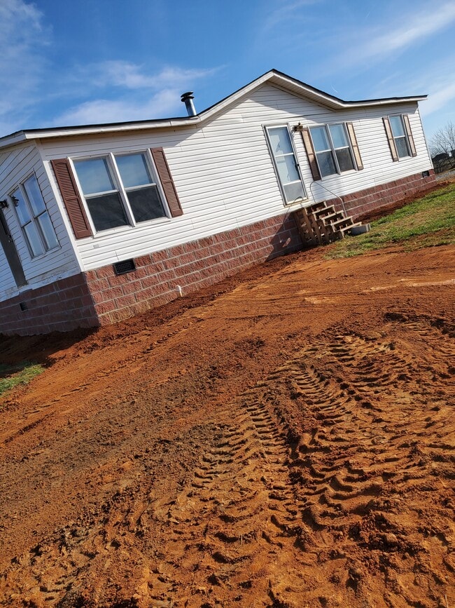 Photo - 4823 Drake Rd