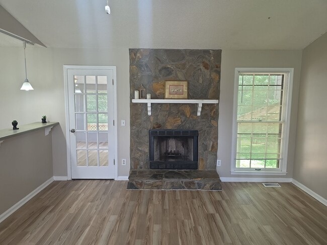Photo - 3582 Winchester Rd