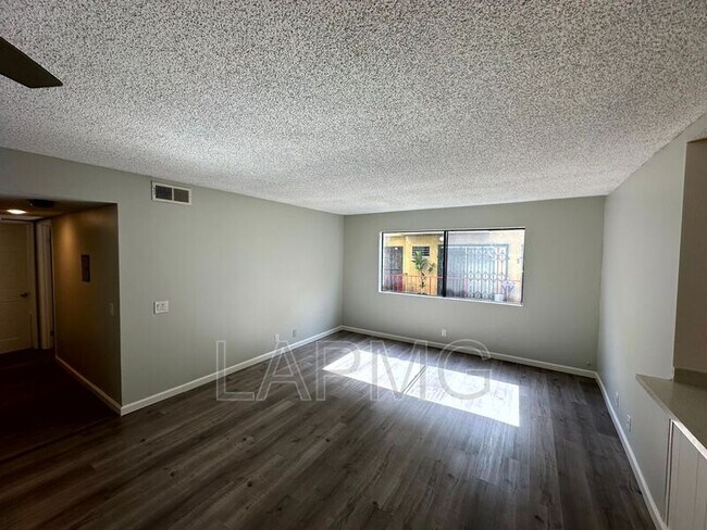 Photo - 829 N Bunker Hill Unit 2