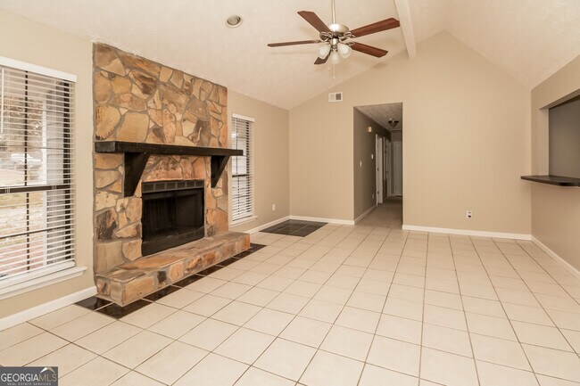 Photo - 373 Sir William Ct