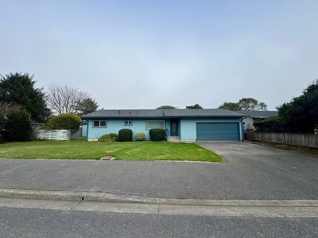 Building Photo - Remodeled Single-Story West Bandon Home Near Old Town & Beach Access