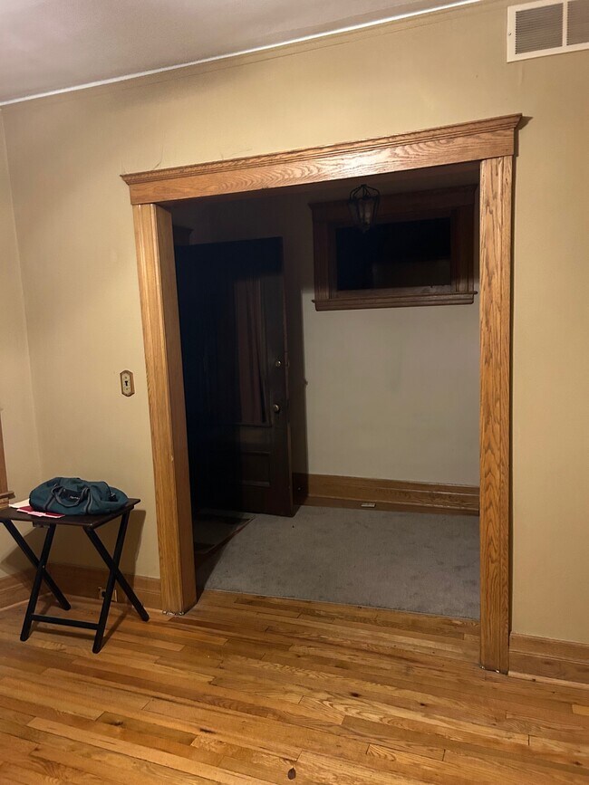 Foyer and entrance from front porch - 1075 Lakepointe St Unit 1075
