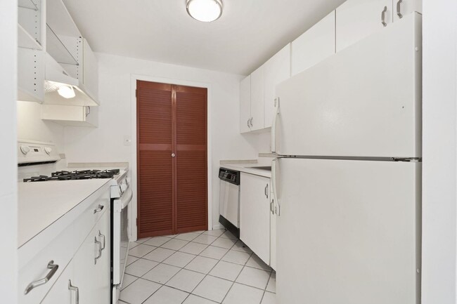 Photo - 318 38th St Unit 204