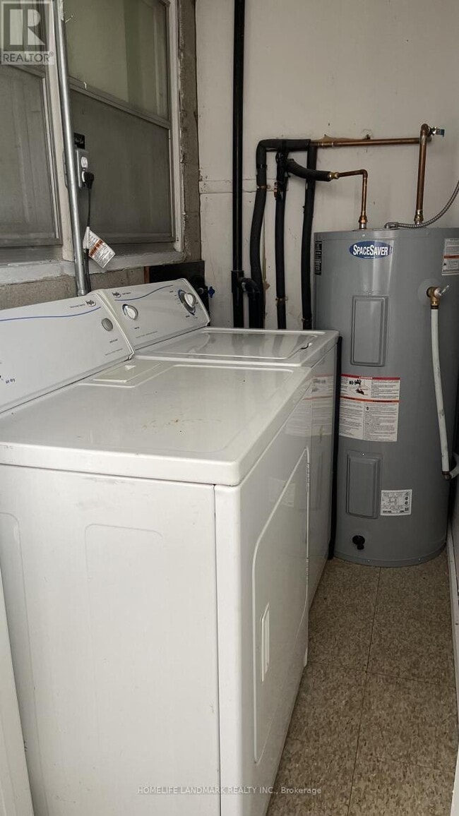 Photo - 289 The Queensway N