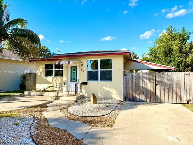 Building Photo - 45 SE 14th St Unit 1