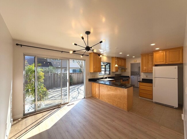 Photo - REMODELED LARGE 1600sf 4BR/2BA 3PK ?Miramonte Gardens AVAIL NOW