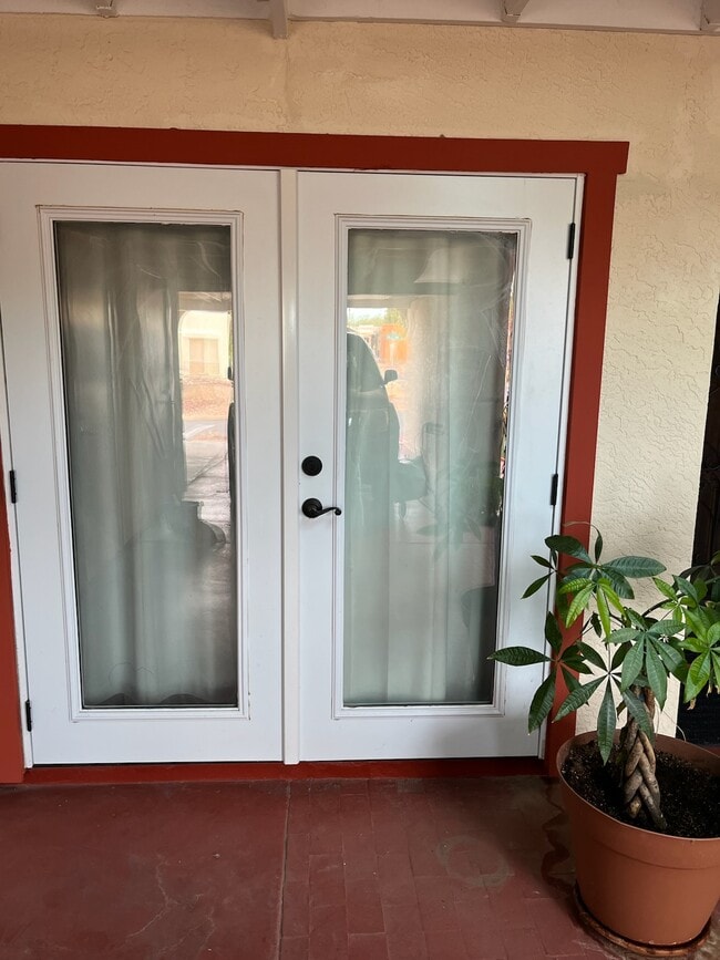 Building Photo - 53 W Calle del Lago