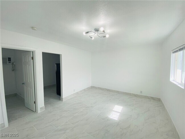 Photo - 246 W Philadelphia Ave