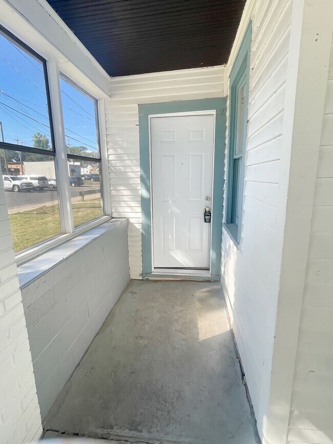 Photo - 415 Harlan Ave NE Unit A