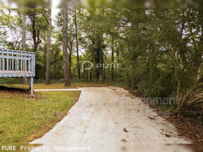 Photo - 1138 Gerald Pl SW Unit Apt B