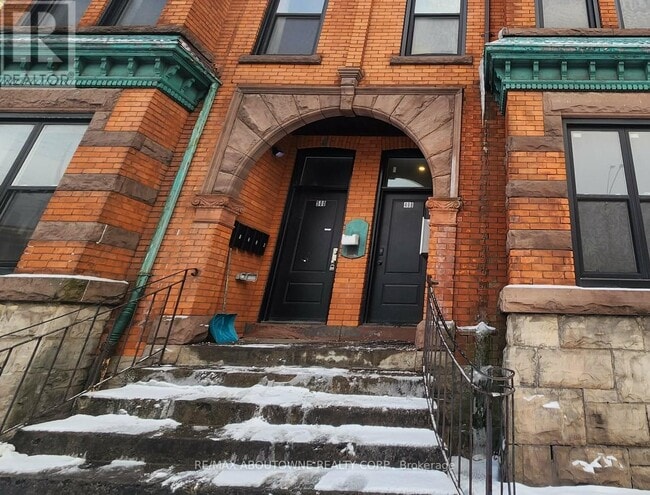 Photo - 498 Main St E Unit 2