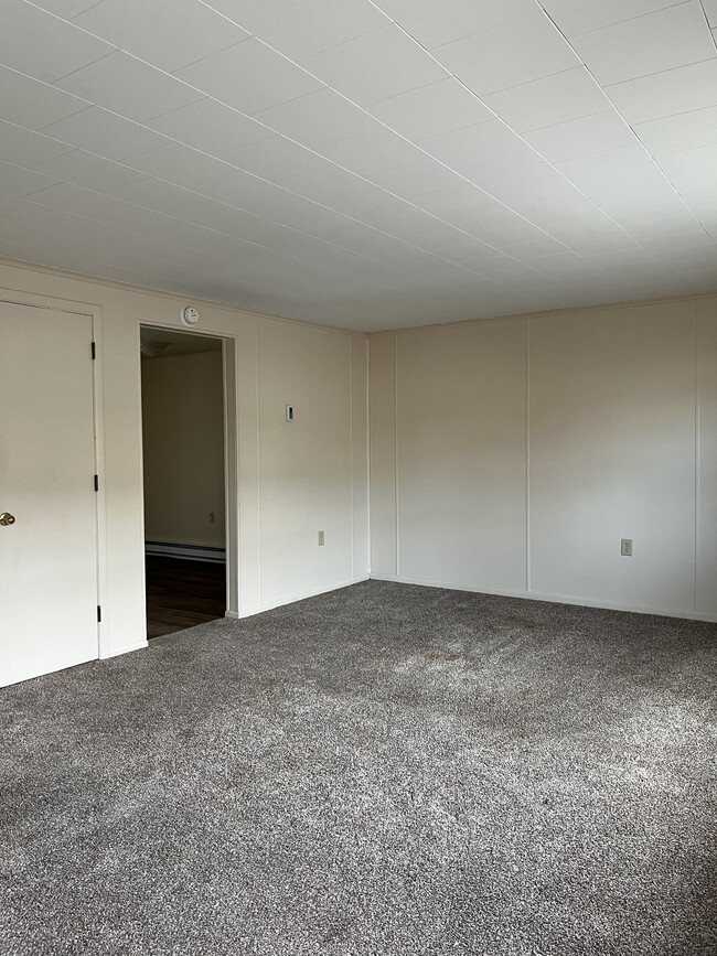 Photo - 611 Lincoln Way W