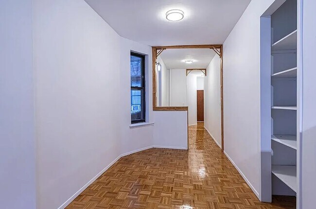 Photo - 230 E 83rd St Unidad 1RW