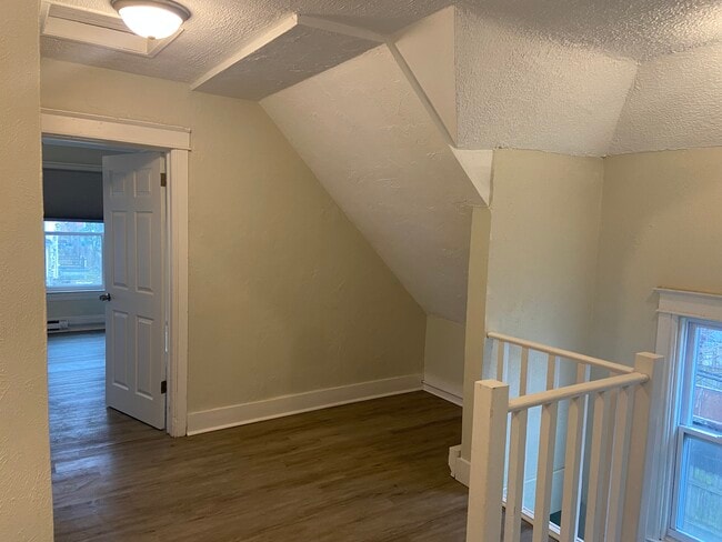 Building Photo - 734 Egleston Ave Unit 2