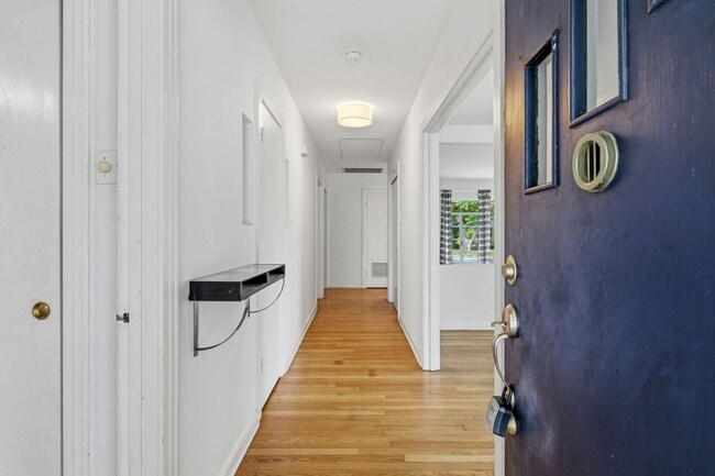 Photo - Nicely Updated 3/2 in Hyde Park