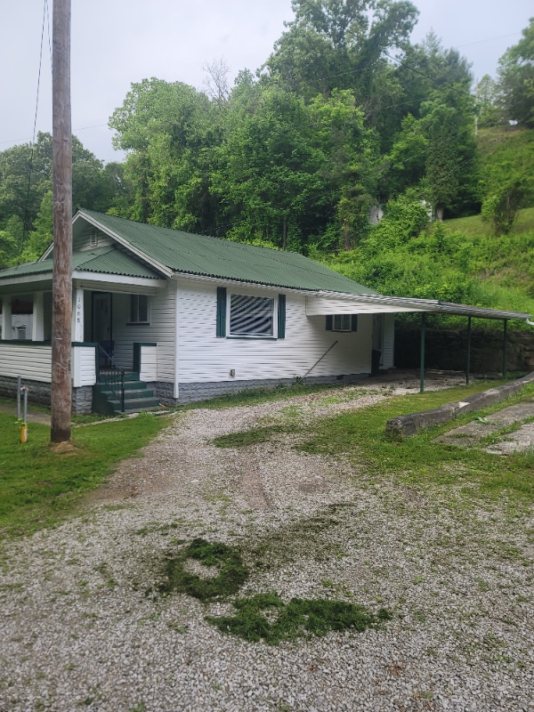 Photo - 1068 Willow Dr House
