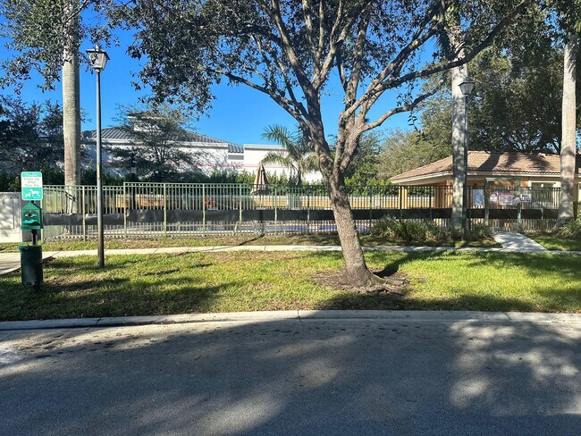 Photo - 2121 NW 99th Way