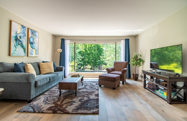 1524 2nd Ave W