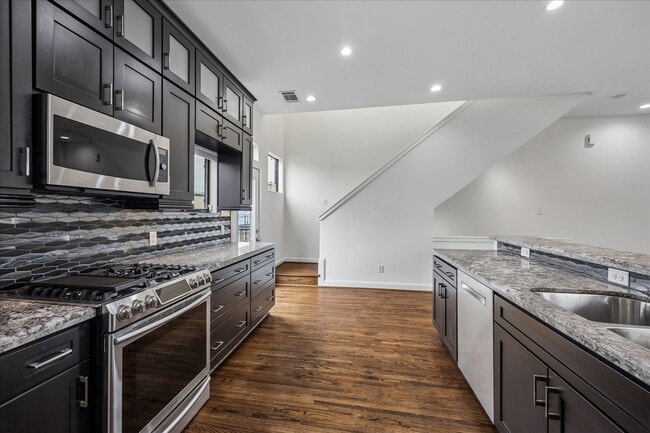Photo - 2510 Genesee St