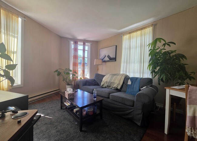 Photo - 406 Barrie St Unit 406-1