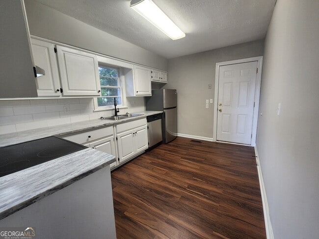 Photo - 4117 Lake Dr