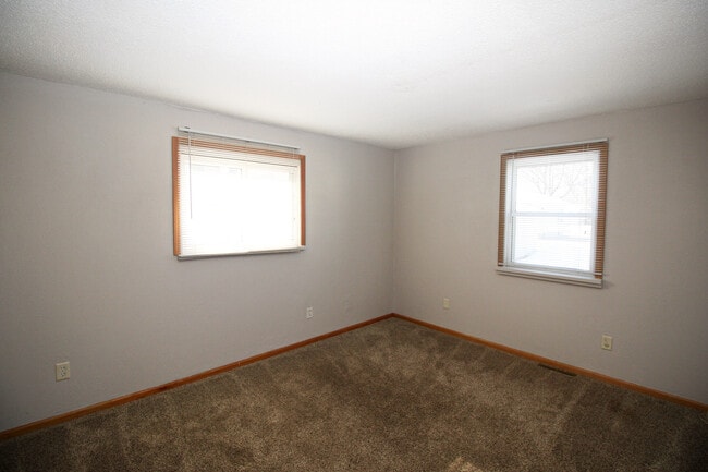 Photo - 202 Silver Road