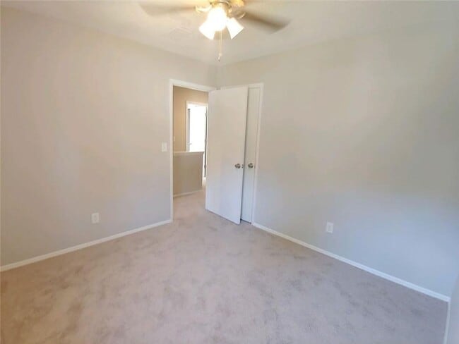 Photo - 3 bdrm, 2.5 bath in Stone Mountain