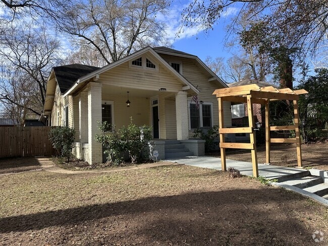 Building Photo - 1805 Pecan St Rental
