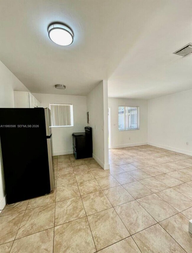 Photo - 1920 NW 29th St Unit 3