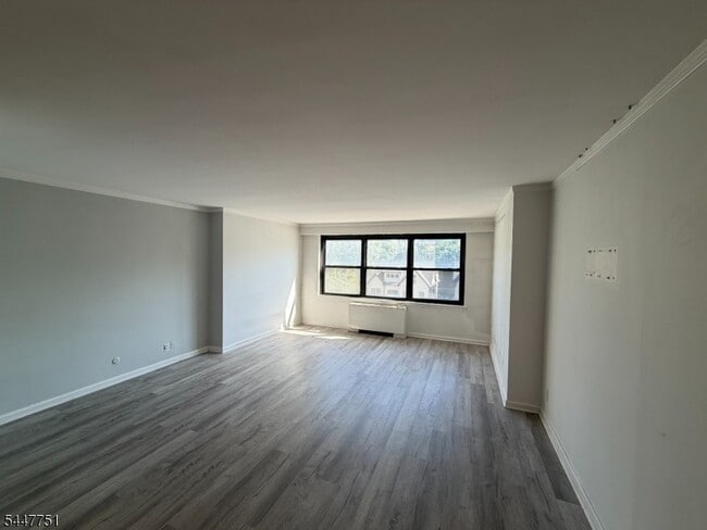 Photo - 285 Aycrigg Ave Unit 4C