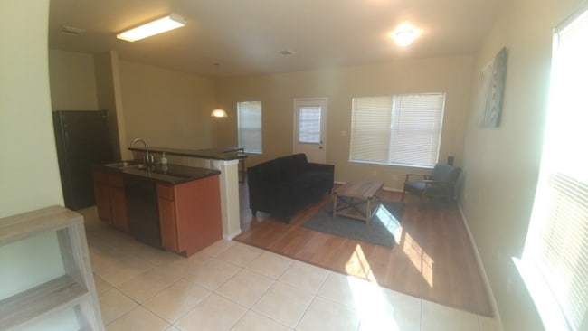 Photo - 3512 Canfield St