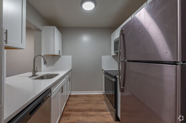 93 Richards Ave - 2BD 2BA - Kitchen