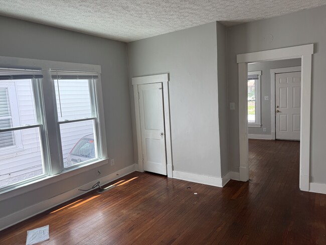 Building Photo - 4331 S 3rd St Unit 1