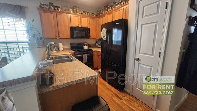 Photo - 120 Pin Oak Ct