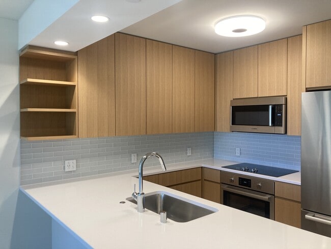 Photo - 1705 One St
