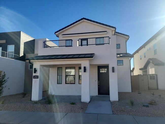 Building Photo - Live in the Desirable Desert Color Community!