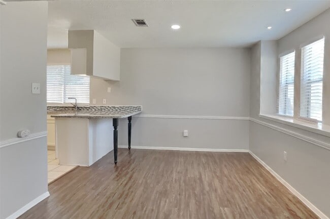 Photo - 22702 Market Square Ln