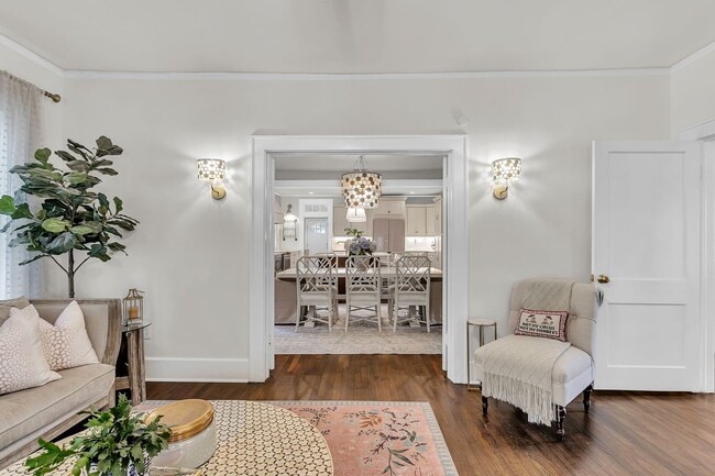 Photo - Completely Renovated Charming - 3 bedroom ...
